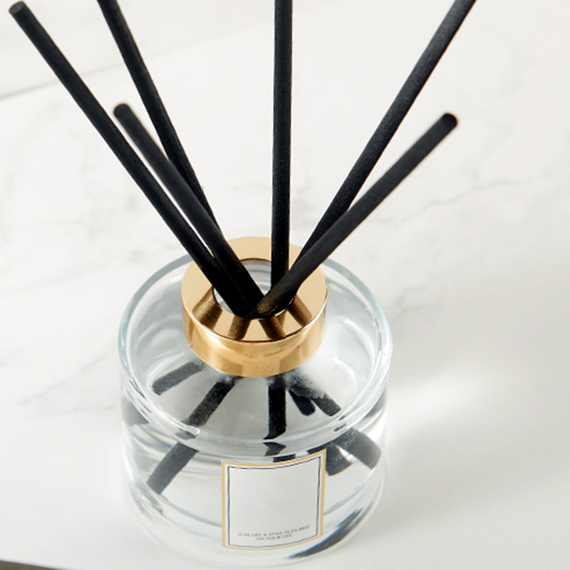 Wholesale luxury essential oil reed diffuser with personalized design and label  free sample supply