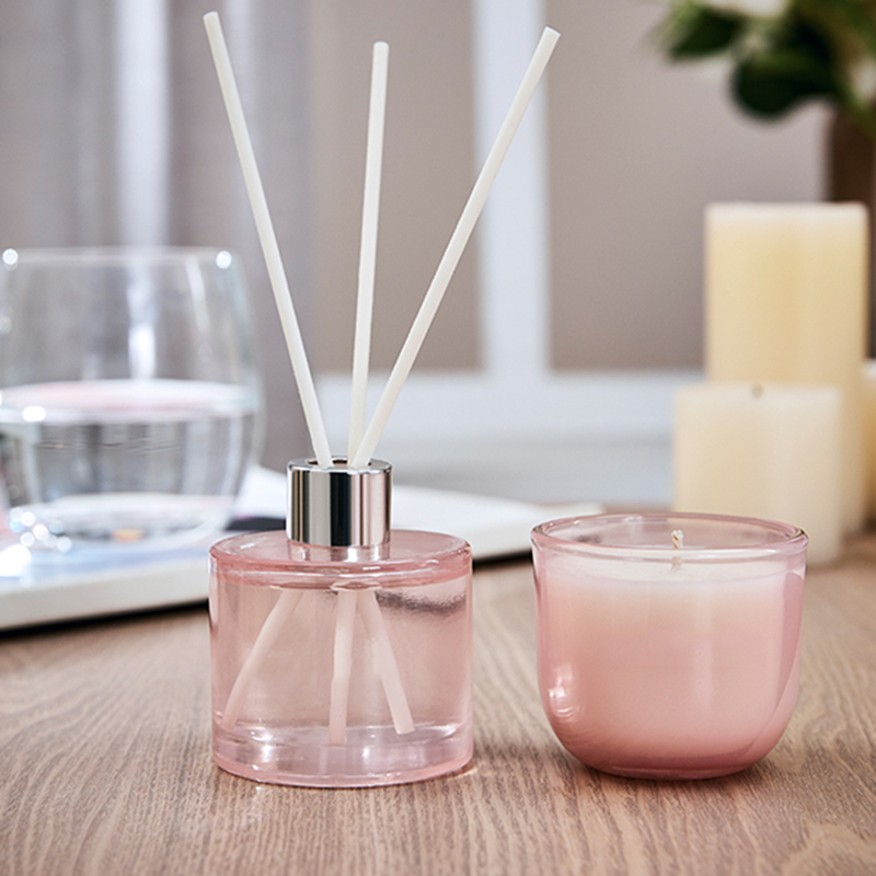 Own brand customized private label scented candle and aroma reed diffuser gift set for wholesale